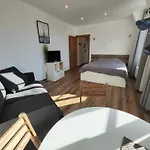 Studio De Charme Toits Parisiens