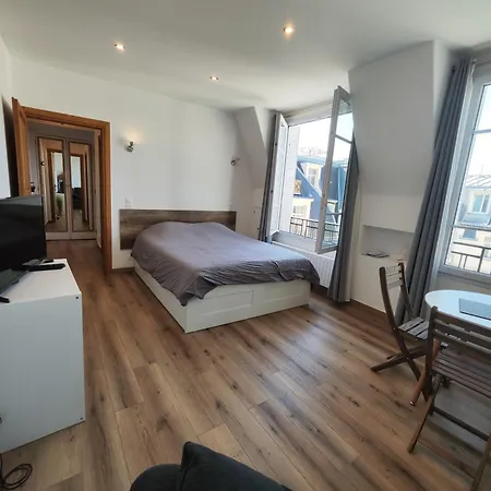 Appartamento De Charme Toits Parisiens *